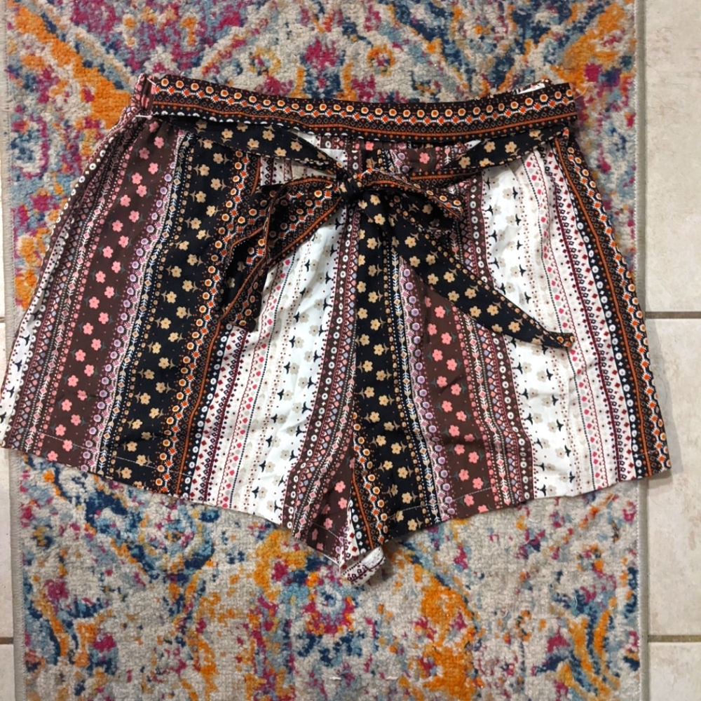 Shein Paisley floral maternity shorts